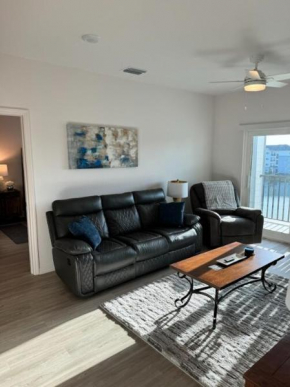2B Balcony Lakeview-Fort Myers, FL